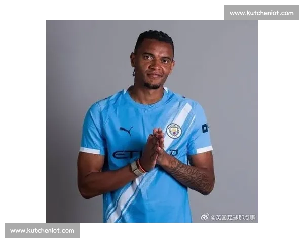 曼城定妆照集体搓手引热议:这是什么神秘仪式?